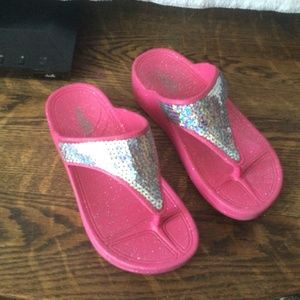 Size 12/13 Girls Pink  Capellini Flipflops
